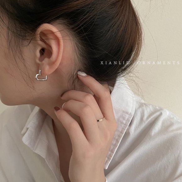 💙Heart Shape Hoops Earrings - Picture 4 of 11